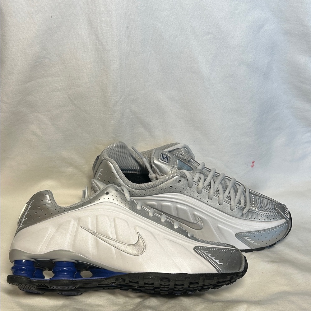 NWOB NIKE SHOX R4 size 7.5 men’s